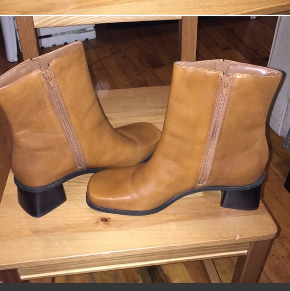 Vintage Naturalizer Leather Chunky Heel Boots - Picture 4 of 5